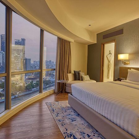 Novotel Suites Manila At Acqua Mandaluyong Екстериор снимка