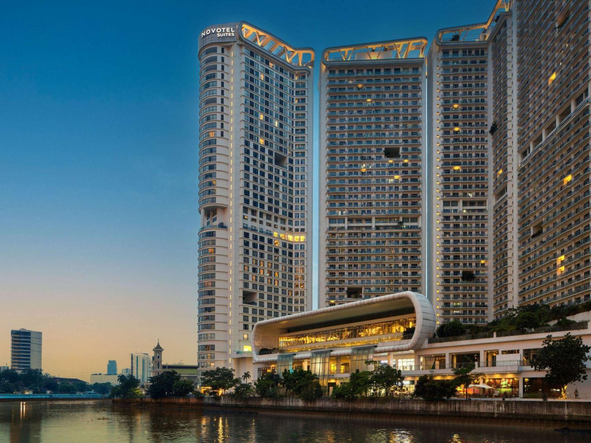 Novotel Suites Manila At Acqua Mandaluyong Екстериор снимка