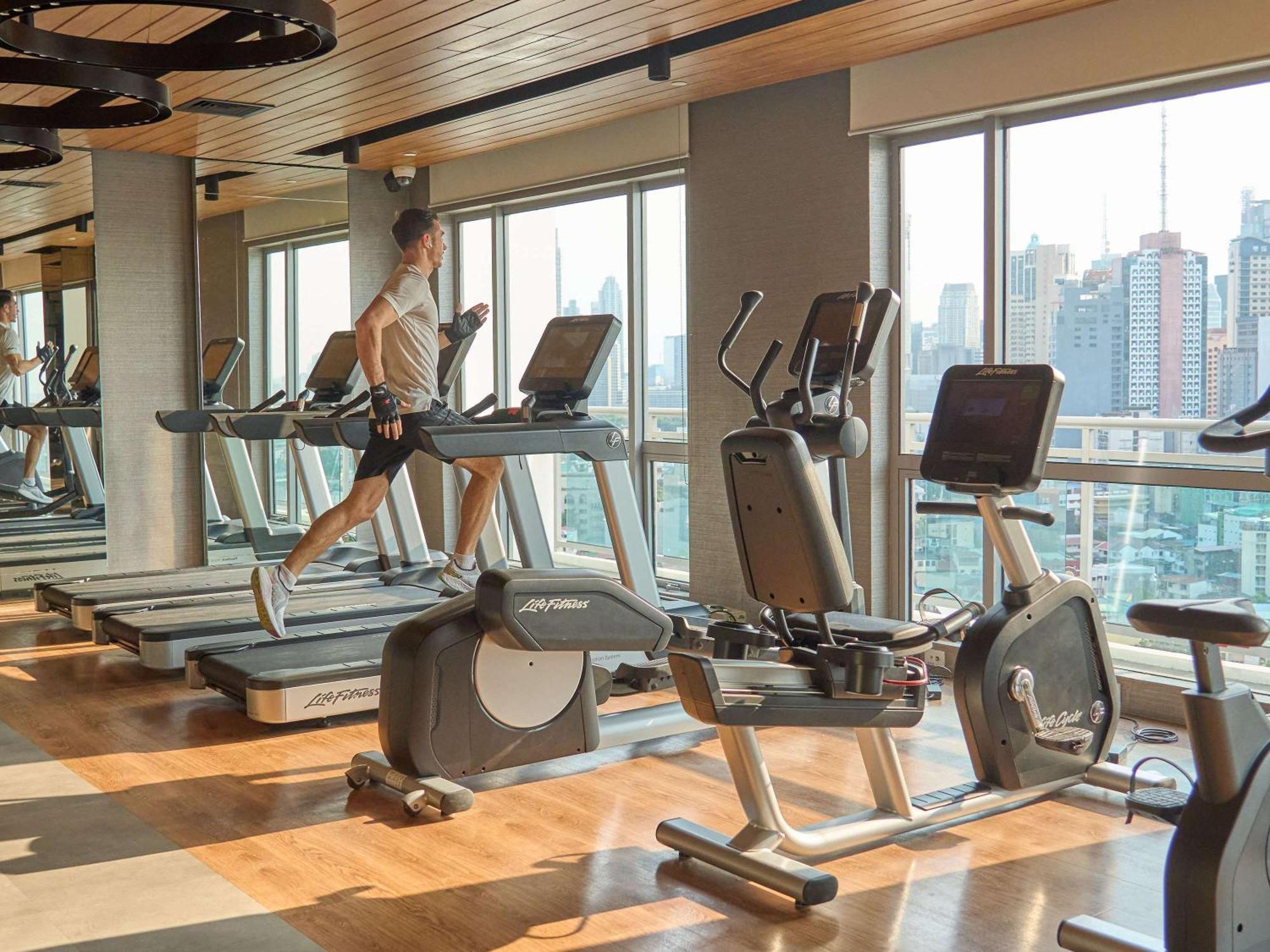 Novotel Suites Manila At Acqua Mandaluyong Екстериор снимка
