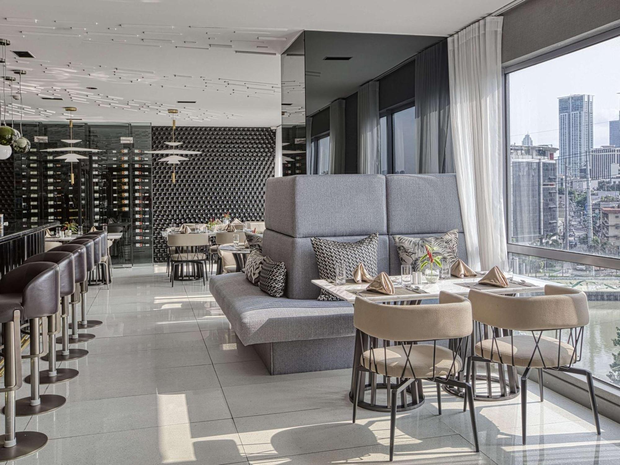 Novotel Suites Manila At Acqua Mandaluyong Екстериор снимка