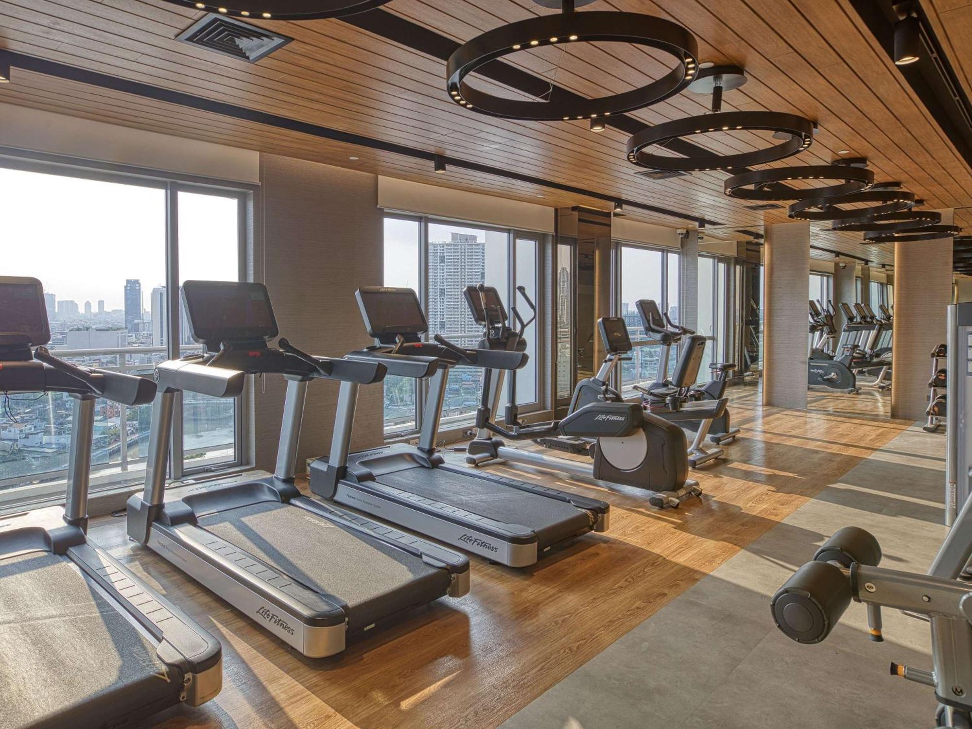 Novotel Suites Manila At Acqua Mandaluyong Екстериор снимка