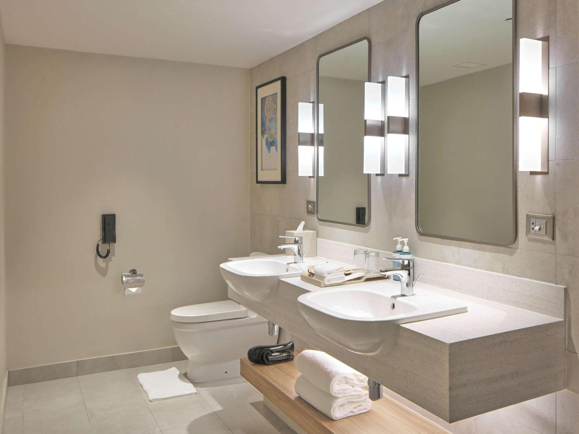 Novotel Suites Manila At Acqua Mandaluyong Екстериор снимка