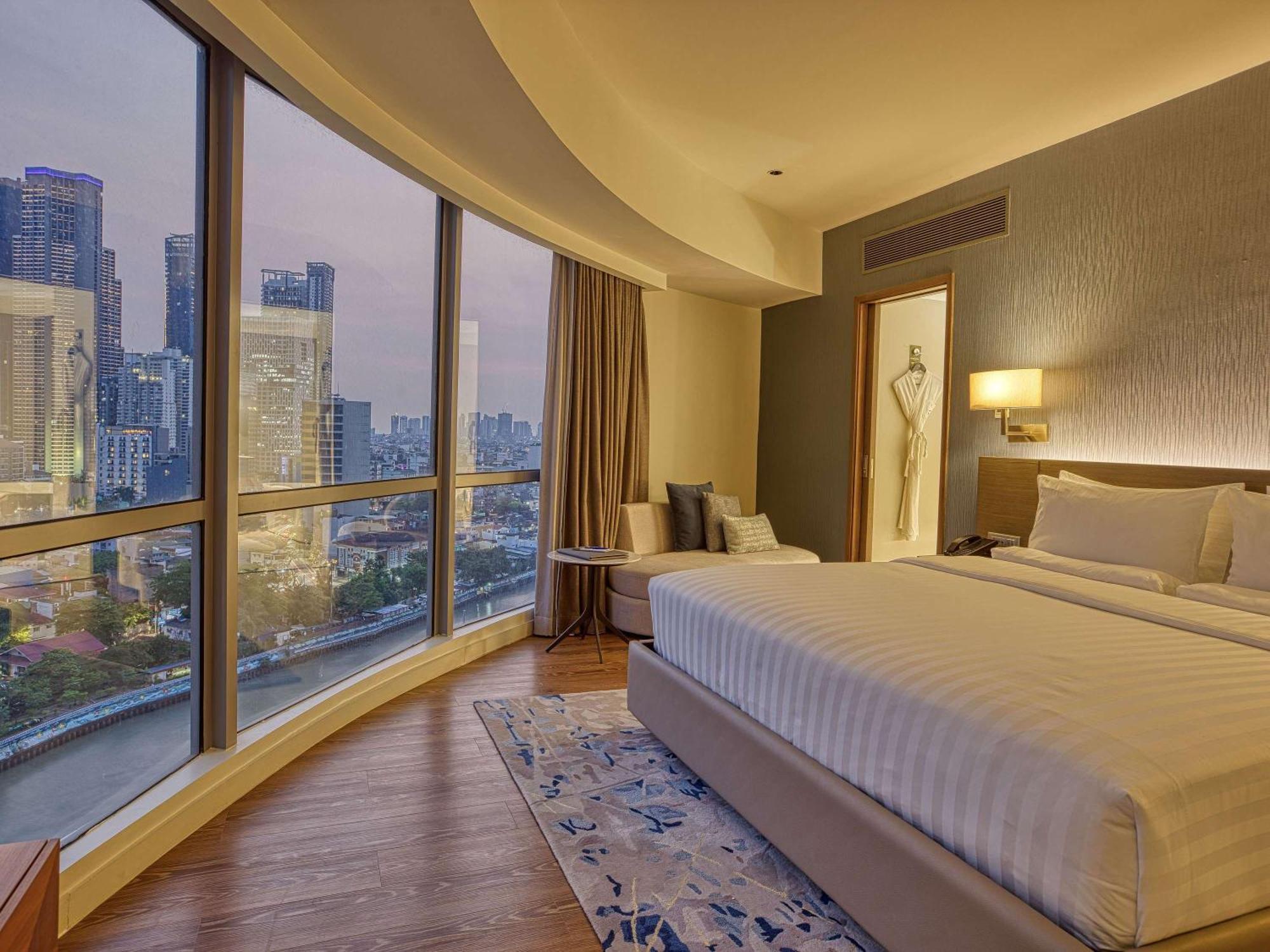 Novotel Suites Manila At Acqua Mandaluyong Екстериор снимка