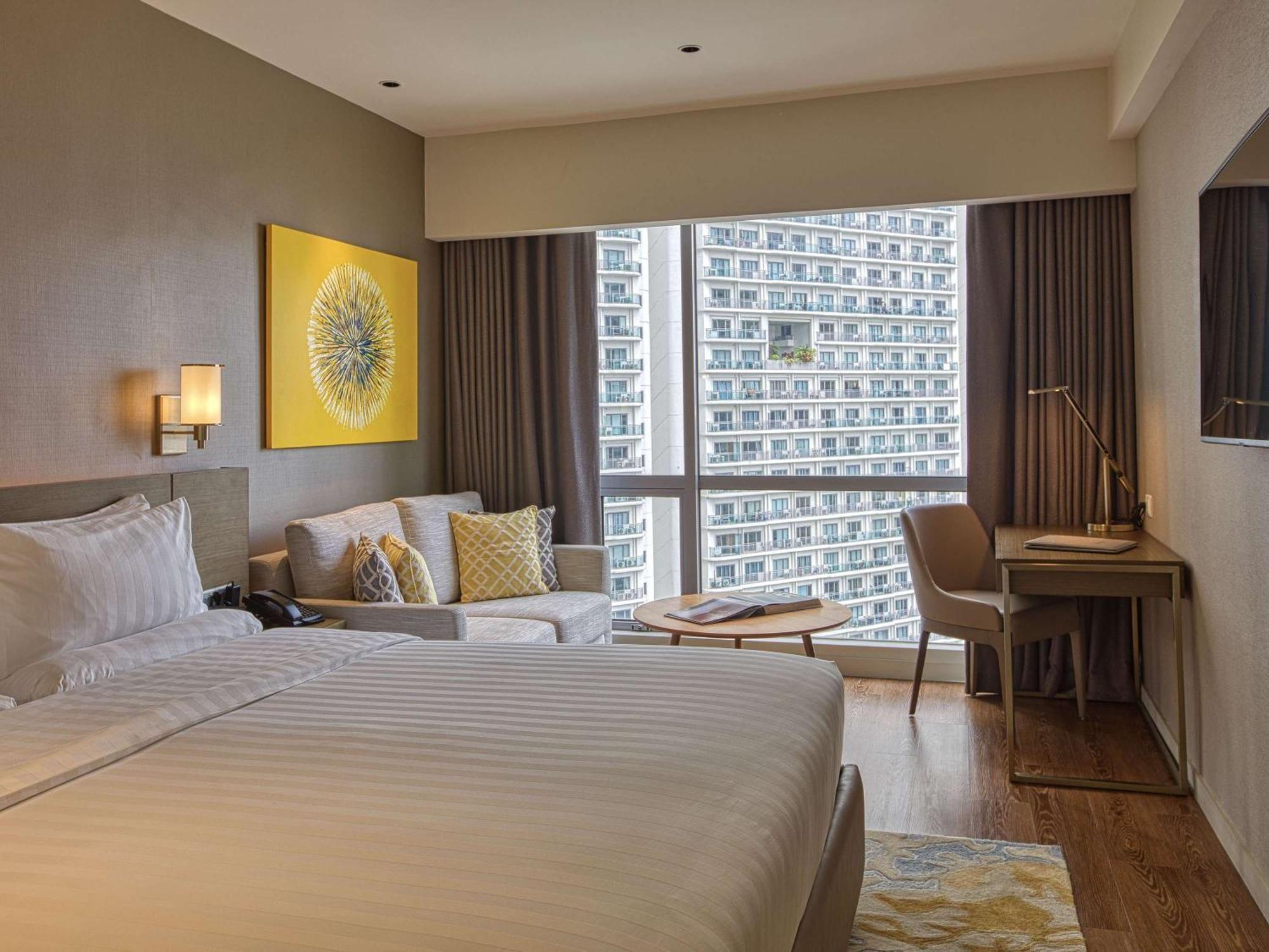 Novotel Suites Manila At Acqua Mandaluyong Екстериор снимка